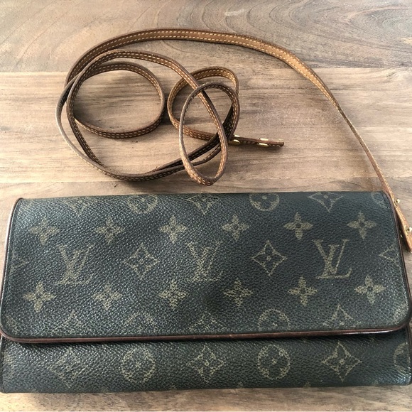 LOUIS VUITTON TWIN POCHETTE GM MONOGRAM - Picture 13 of 13